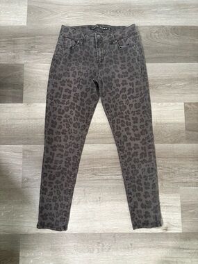 Tinseltown Gray Leopard Print Skinny Jeans